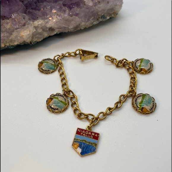 Jewelry - Vintage Niagara Falls Collector Charm Bracelet